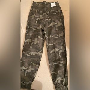 Express Camo Pants with scrunch ankle | 2R